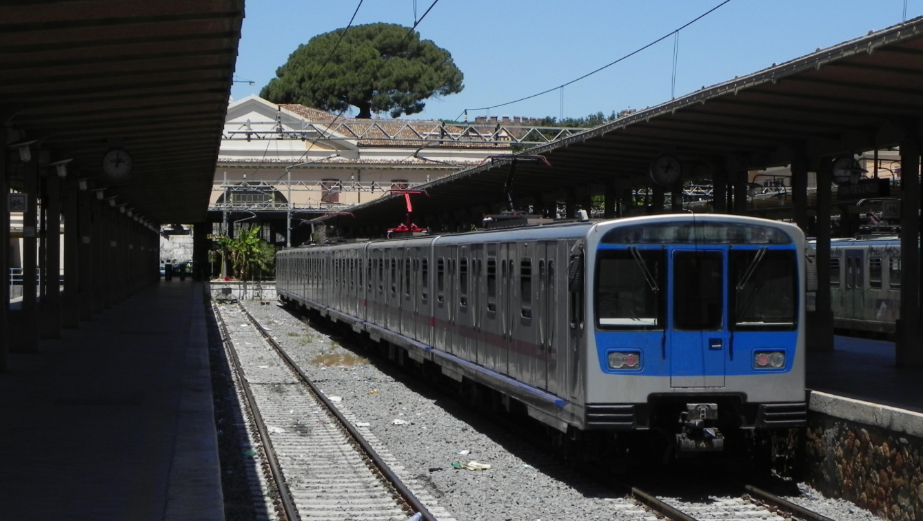 Treno della linea Roma-Lido