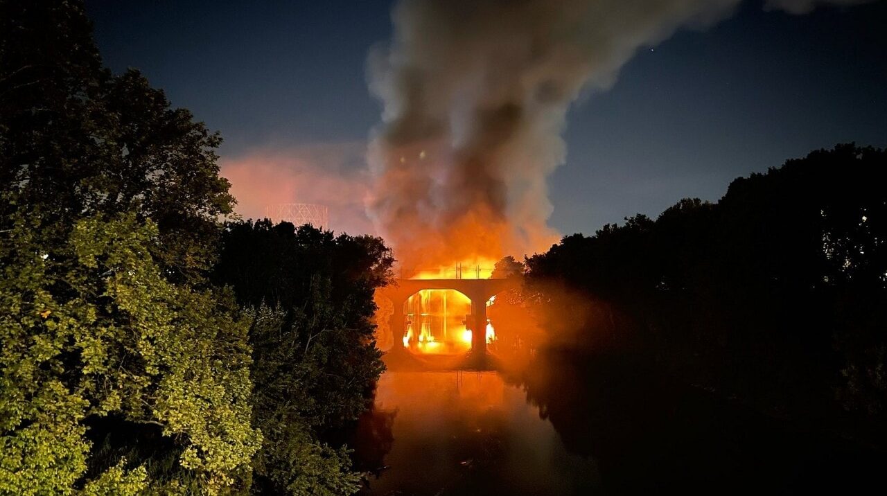 Incendio Ponte di Ferro a Roma